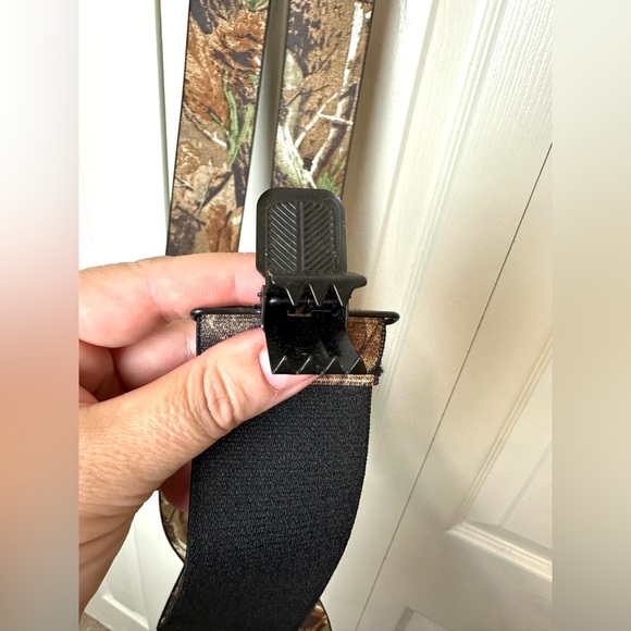 REALTREE Camouflage Suspenders Green Brown Camo Stretchy Adjustable Hunting Mens - Picture 9 of 10